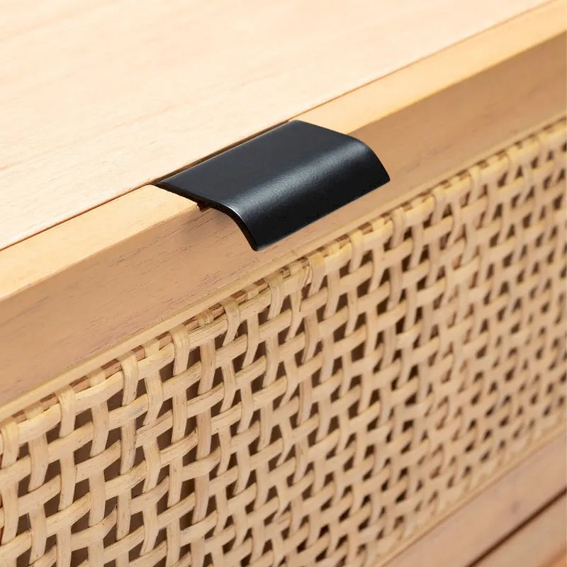 Commode en rotin à 3 tiroirs - 91 cm L x 91 cm H, style moderne du milieu du siècle, style bord de mer, design asymétrique, pieds évasés, grand espace de rangement