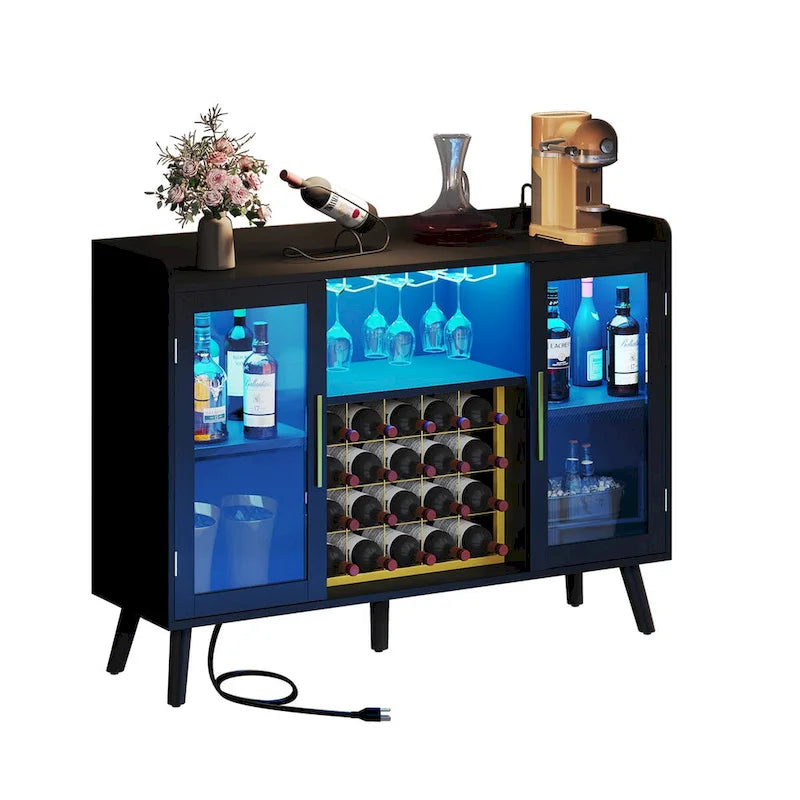 Meuble bar à vin avec casier 20 bouteilles, structure dorée, éclairage LED RGB, 135 cm (L) x 97 cm (H), porte vitrée, prises électriques, ports USB, bois d'ingénierie, rangement pour boissons noires